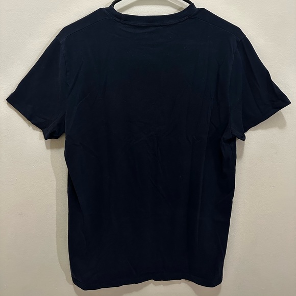 🔥3 for $15🔥 Navy Blue Hollister t-shirt in Medium - Picture 3 of 3